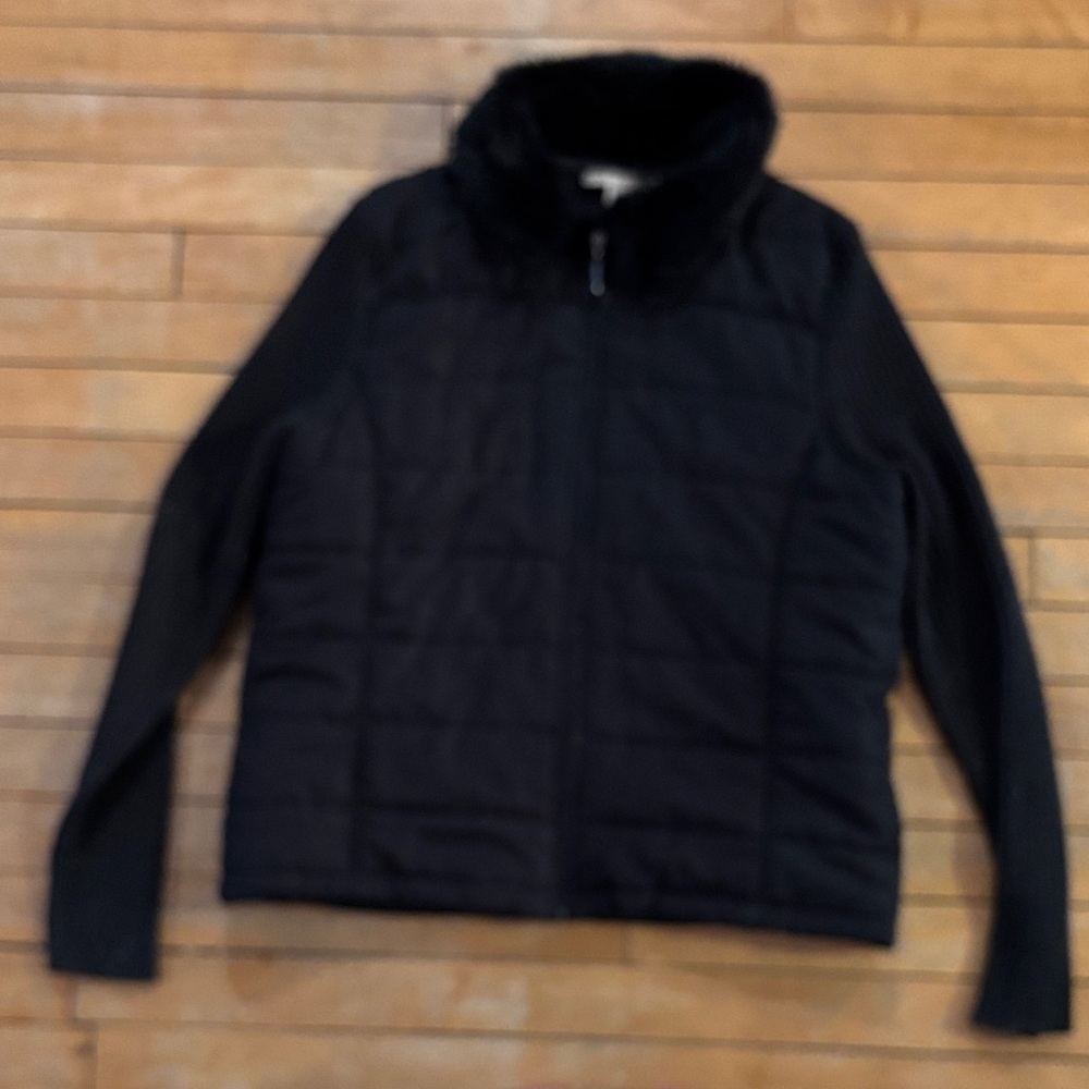 EUC Carolyn Taylor Black Jacket with Faux Fur Trim